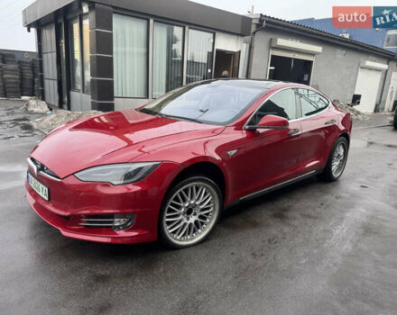 Красный Тесла Модель С, объемом двигателя 0 л и пробегом 240 тыс. км за 13900 $, фото 1 на Automoto.ua