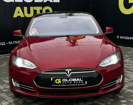 Красный Тесла Модель С, объемом двигателя 0 л и пробегом 306 тыс. км за 10900 $, фото 1 на Automoto.ua