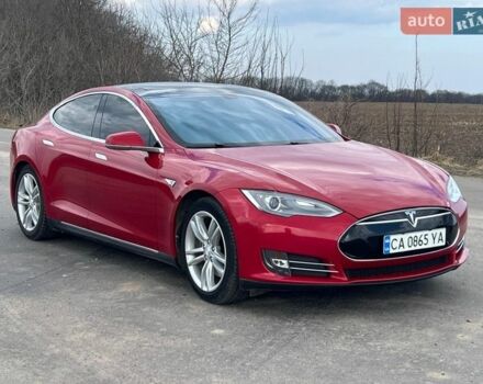 Красный Тесла Модель С, объемом двигателя 0 л и пробегом 182 тыс. км за 11500 $, фото 1 на Automoto.ua