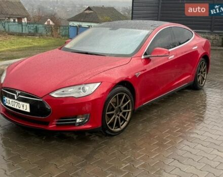 Красный Тесла Модель С, объемом двигателя 0 л и пробегом 163 тыс. км за 14000 $, фото 1 на Automoto.ua