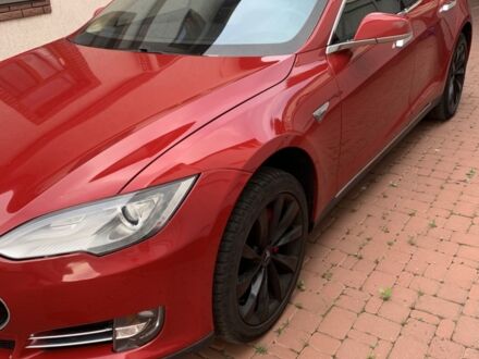 Красный Тесла Модель С, объемом двигателя 0 л и пробегом 234 тыс. км за 14500 $, фото 1 на Automoto.ua