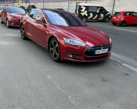 Красный Тесла Модель С, объемом двигателя 0 л и пробегом 150 тыс. км за 18000 $, фото 1 на Automoto.ua