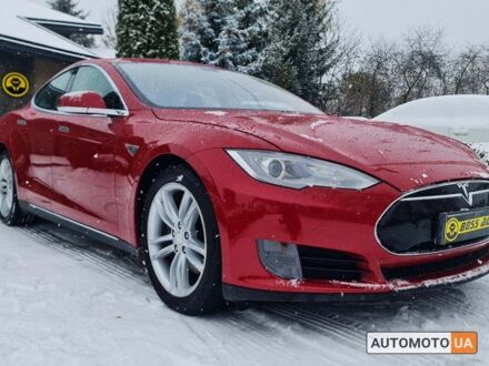 Тесла Модель С 2013 у Львові на Automoto.ua Червоний Тесла Модель С, об'ємом двигуна 60 л та пробігом 117 тис. км за 16400 $, фото 1 на Automoto.ua