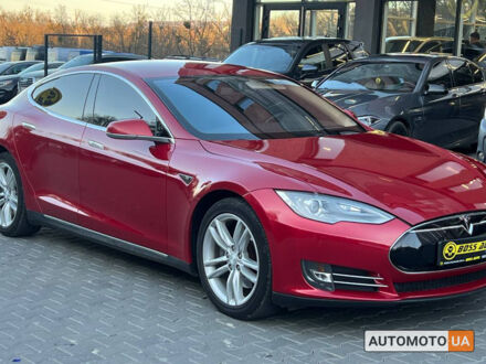 Тесла Модель С 2013 у Чернівцях на Automoto.ua Червоний Тесла Модель С, об'ємом двигуна 85 л та пробігом 191 тис. км за 15700 $, фото 1 на Automoto.ua