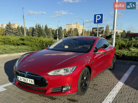 Тесла Модель С 2013 у Черкасах на Automoto.ua Червоний Тесла Модель С, об'ємом двигуна 0 л та пробігом 146 тис. км за 13500 $, фото 1 на Automoto.ua