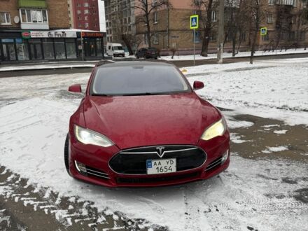Червоний Тесла Модель С, об'ємом двигуна 0 л та пробігом 180 тис. км за 10500 $, фото 1 на Automoto.ua