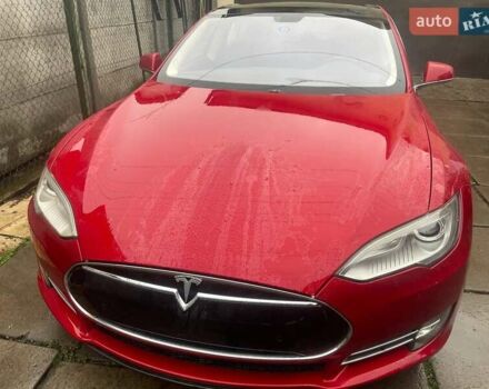 Красный Тесла Модель С, объемом двигателя 0 л и пробегом 186 тыс. км за 11500 $, фото 1 на Automoto.ua