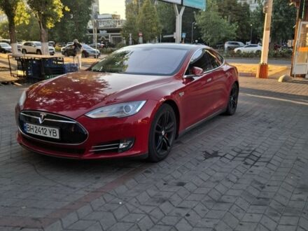 Красный Тесла Модель С, объемом двигателя 0 л и пробегом 107 тыс. км за 15500 $, фото 1 на Automoto.ua