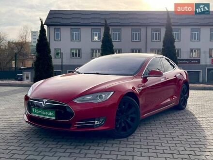 Красный Тесла Модель С, объемом двигателя 0 л и пробегом 236 тыс. км за 12999 $, фото 1 на Automoto.ua