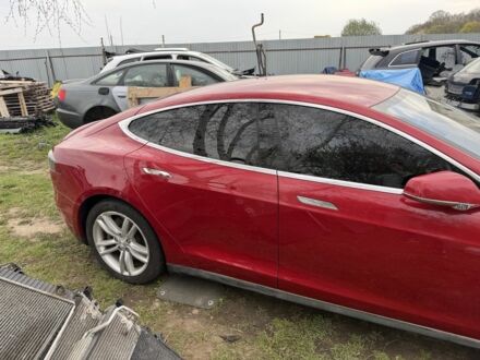 Красный Тесла Модель С, объемом двигателя 0 л и пробегом 120 тыс. км за 10500 $, фото 1 на Automoto.ua