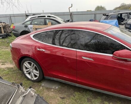Красный Тесла Модель С, объемом двигателя 0 л и пробегом 120 тыс. км за 10500 $, фото 1 на Automoto.ua