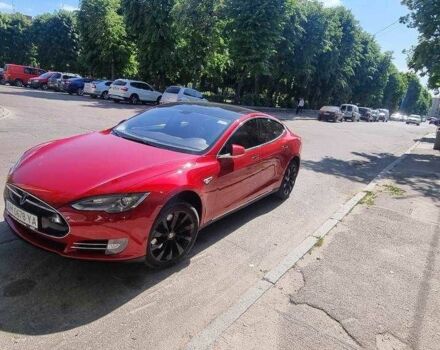 Червоний Тесла Модель С, об'ємом двигуна 0 л та пробігом 300 тис. км за 12500 $, фото 1 на Automoto.ua