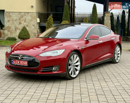 Красный Тесла Модель С, объемом двигателя 0 л и пробегом 122 тыс. км за 13450 $, фото 1 на Automoto.ua