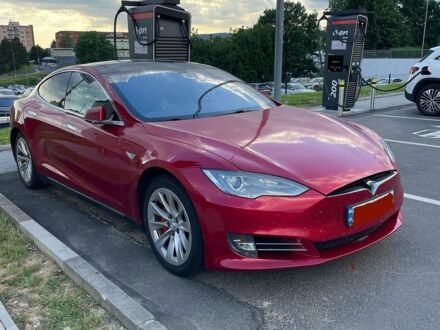 Красный Тесла Модель С, объемом двигателя 0 л и пробегом 260 тыс. км за 11900 $, фото 1 на Automoto.ua