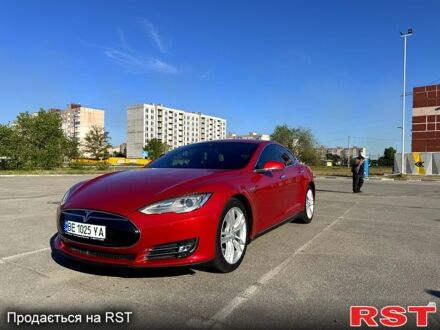 Тесла Модель С 2015 в Запорожье на Automoto.ua Красный Тесла Модель С, объемом двигателя 0 л и пробегом 260 тыс. км за 13300 $, фото 1 на Automoto.ua