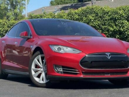Красный Тесла Модель С, объемом двигателя 0 л и пробегом 74 тыс. км за 4500 $, фото 1 на Automoto.ua