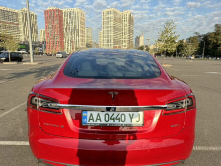 Красный Тесла Модель С, объемом двигателя 0 л и пробегом 191 тыс. км за 15000 $, фото 1 на Automoto.ua