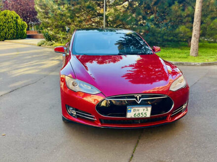 Красный Тесла Модель С, объемом двигателя 0 л и пробегом 80 тыс. км за 12800 $, фото 1 на Automoto.ua