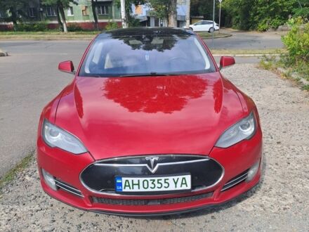 Красный Тесла Модель С, объемом двигателя 0 л и пробегом 258 тыс. км за 14800 $, фото 1 на Automoto.ua