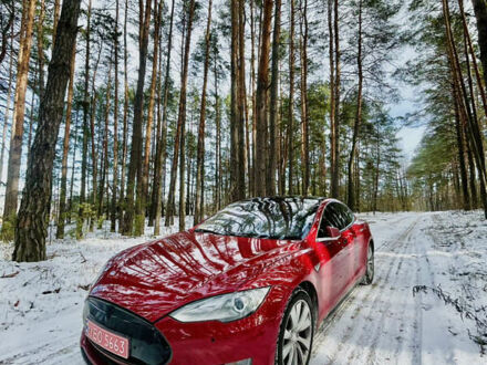 Тесла Модель С 2015 в Козельце на Automoto.ua Красный Тесла Модель С, объемом двигателя 0 л и пробегом 155 тыс. км за 13500 $, фото 1 на Automoto.ua