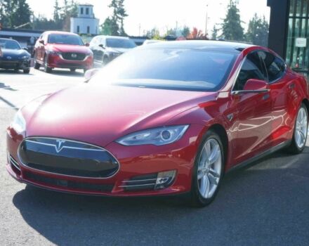Красный Тесла Модель С, объемом двигателя 0 л и пробегом 79 тыс. км за 4500 $, фото 1 на Automoto.ua