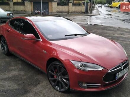 Тесла Модель С 2015 в Львове на Automoto.ua Красный Тесла Модель С, объемом двигателя 0 л и пробегом 209 тыс. км за 13400 $, фото 1 на Automoto.ua