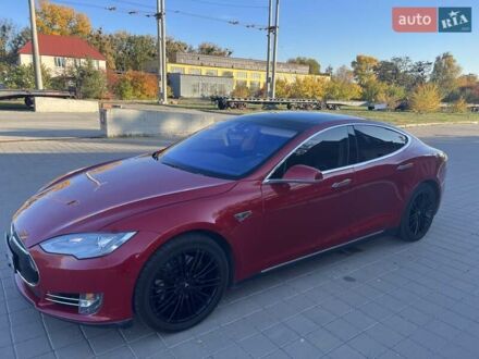 Тесла Модель С 2015 в Киеве на Automoto.ua Красный Тесла Модель С, объемом двигателя 0 л и пробегом 201 тыс. км за 13800 $, фото 1 на Automoto.ua
