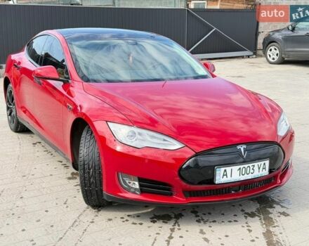 Красный Тесла Модель С, объемом двигателя 0 л и пробегом 186 тыс. км за 13700 $, фото 1 на Automoto.ua