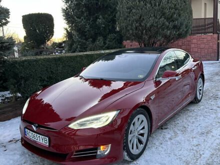 Красный Тесла Модель С, объемом двигателя 0 л и пробегом 227 тыс. км за 13800 $, фото 1 на Automoto.ua