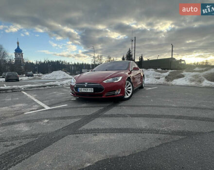 Красный Тесла Модель С, объемом двигателя 0 л и пробегом 139 тыс. км за 14899 $, фото 1 на Automoto.ua