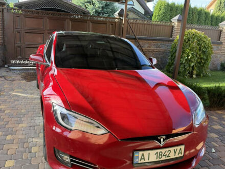 Красный Тесла Модель С, объемом двигателя 0 л и пробегом 135 тыс. км за 17900 $, фото 1 на Automoto.ua