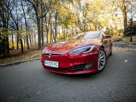 Красный Тесла Модель С, объемом двигателя 0 л и пробегом 122 тыс. км за 18500 $, фото 1 на Automoto.ua