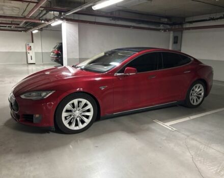 Красный Тесла Модель С, объемом двигателя 0 л и пробегом 202 тыс. км за 14500 $, фото 1 на Automoto.ua