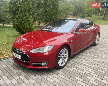 Красный Тесла Модель С, объемом двигателя 0 л и пробегом 159 тыс. км за 16200 $, фото 1 на Automoto.ua