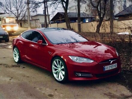 Красный Тесла Модель С, объемом двигателя 0 л и пробегом 45 тыс. км за 15000 $, фото 1 на Automoto.ua