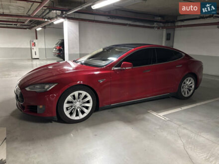 Красный Тесла Модель С, объемом двигателя 0 л и пробегом 204 тыс. км за 13950 $, фото 1 на Automoto.ua