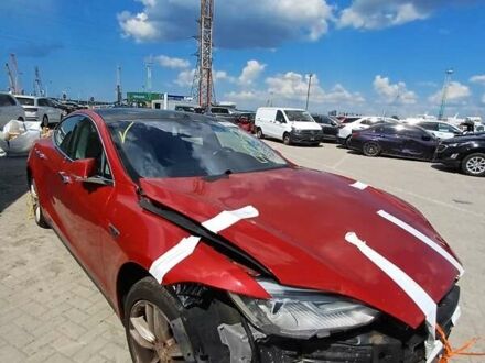Тесла Модель С 2016 у Дніпро (Дніпропетровську) на Automoto.ua Червоний Тесла Модель С, об'ємом двигуна 0 л та пробігом 80 тис. км за 11500 $, фото 1 на Automoto.ua