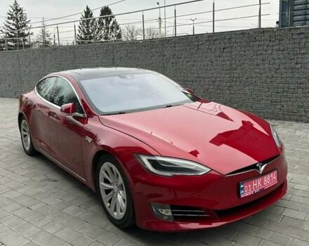 Красный Тесла Модель С, объемом двигателя 0 л и пробегом 227 тыс. км за 14300 $, фото 1 на Automoto.ua