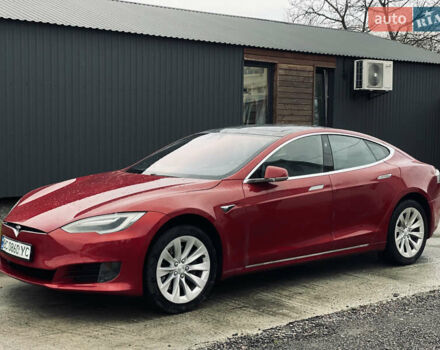 Красный Тесла Модель С, объемом двигателя 0 л и пробегом 127 тыс. км за 14700 $, фото 1 на Automoto.ua