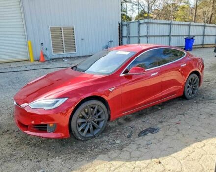 Красный Тесла Модель С, объемом двигателя 0 л и пробегом 68 тыс. км за 3000 $, фото 1 на Automoto.ua