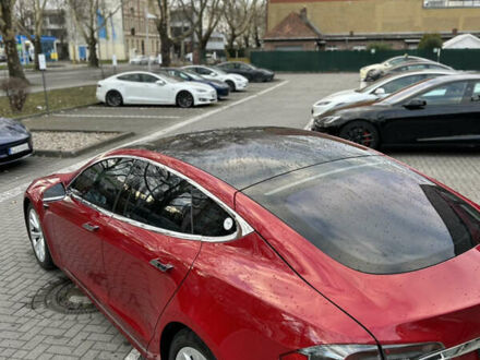 Тесла Модель С 2017 у Тернополі на Automoto.ua Червоний Тесла Модель С, об'ємом двигуна 0 л та пробігом 110 тис. км за 20500 $, фото 1 на Automoto.ua