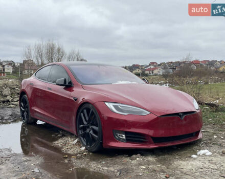Красный Тесла Модель С, объемом двигателя 0 л и пробегом 87 тыс. км за 15250 $, фото 1 на Automoto.ua