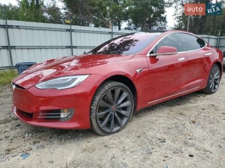 Тесла Модель С 2017 в Киеве на Automoto.ua Красный Тесла Модель С, объемом двигателя 0 л и пробегом 68 тыс. км за 6000 $, фото 1 на Automoto.ua