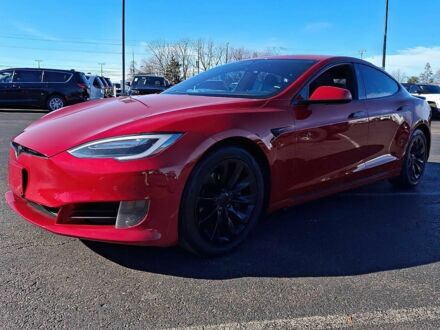 Красный Тесла Модель С, объемом двигателя 0 л и пробегом 67 тыс. км за 14000 $, фото 1 на Automoto.ua