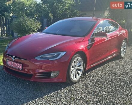 Красный Тесла Модель С, объемом двигателя 0 л и пробегом 160 тыс. км за 16500 $, фото 1 на Automoto.ua