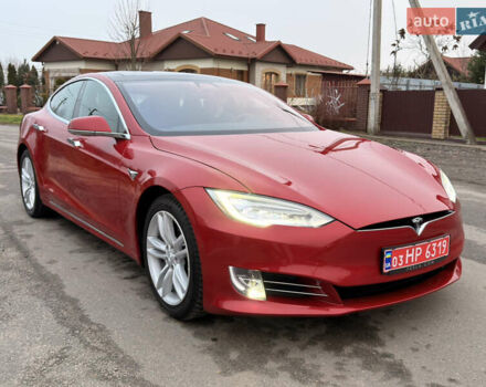 Красный Тесла Модель С, объемом двигателя 0 л и пробегом 204 тыс. км за 18300 $, фото 1 на Automoto.ua