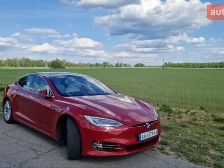 Красный Тесла Модель С, объемом двигателя 0 л и пробегом 152 тыс. км за 17200 $, фото 1 на Automoto.ua