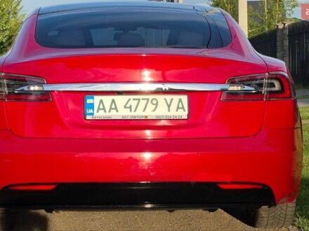 Красный Тесла Модель С, объемом двигателя 0 л и пробегом 175 тыс. км за 15900 $, фото 1 на Automoto.ua