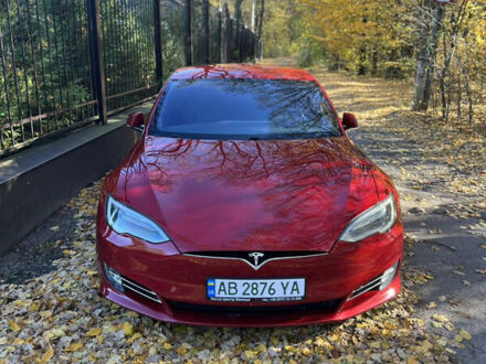 Красный Тесла Модель С, объемом двигателя 0 л и пробегом 94 тыс. км за 17900 $, фото 1 на Automoto.ua