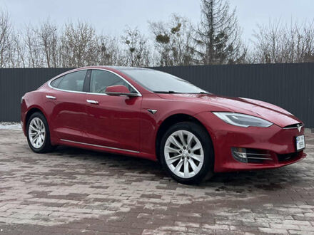 Красный Тесла Модель С, объемом двигателя 0 л и пробегом 262 тыс. км за 13900 $, фото 1 на Automoto.ua